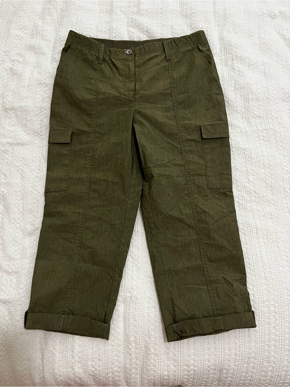 Chico's Zenergy Cargo Lightweight Olive Green Crop Pants Travel Activewear